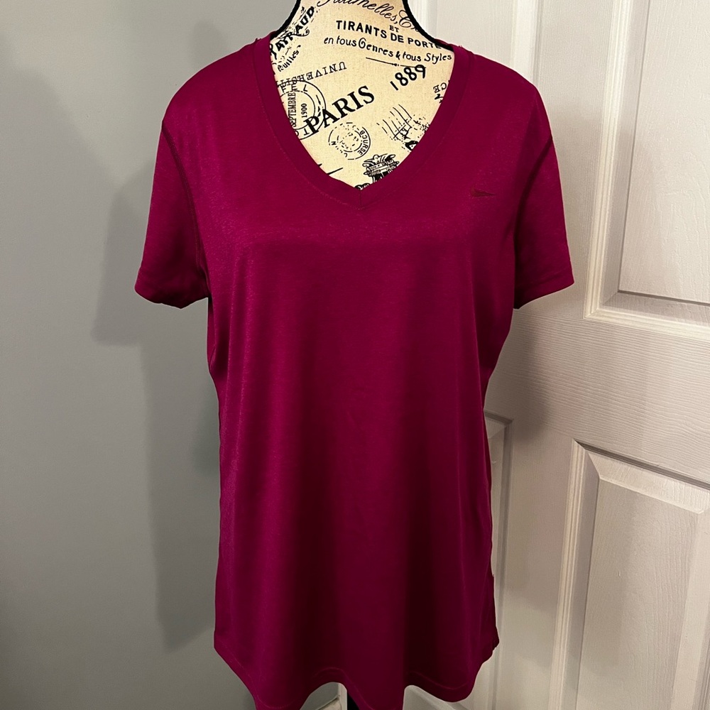 Women's  Nike V-Neck dri-fit athletic shirt size XL